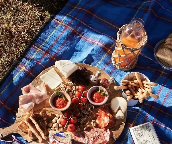 Caserio Aldeallana 4*